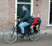 Dutch 'tweelingfiets' or 'Twin Bike'.