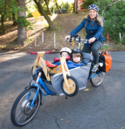 Liz Canning & twins on their cargo bike.